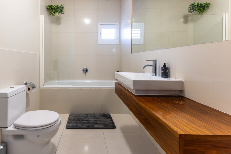 To Let 3 Bedroom Property for Rent in Sea Point Western Cape